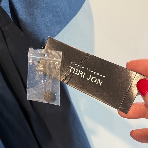 Teri Jon NWT Navy Sleeved Dress Wrap and Tie Classic and Amazing! Size 16 - Picture 8 of 16